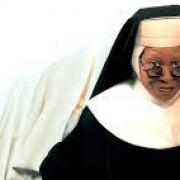 Dans le film Sister Act, comment s’appelle Whoppy Goldberg? “Soeur Marie …”?